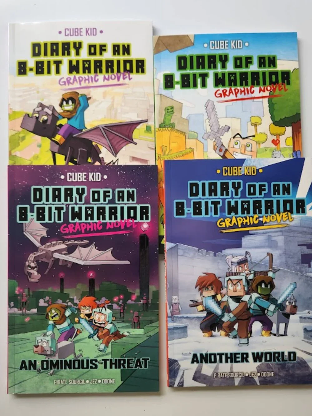 NEW Minecraft Book Bundle Diary of an 8-Bit Warrior Graphic Novel Comic Books Cu
